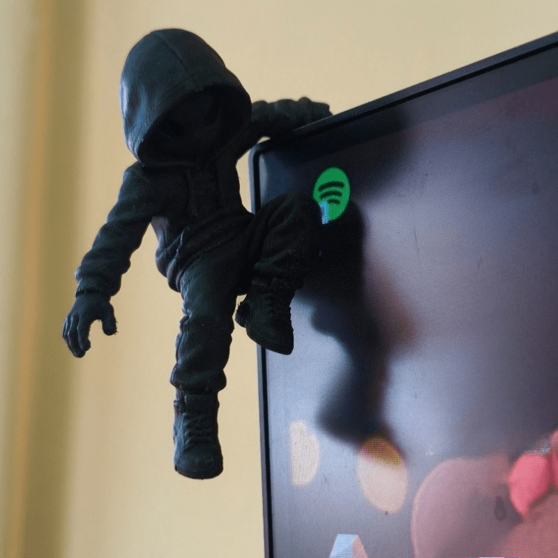 Retro Gaming Monitor - Statuetta Mini Alien con Cappuccio per